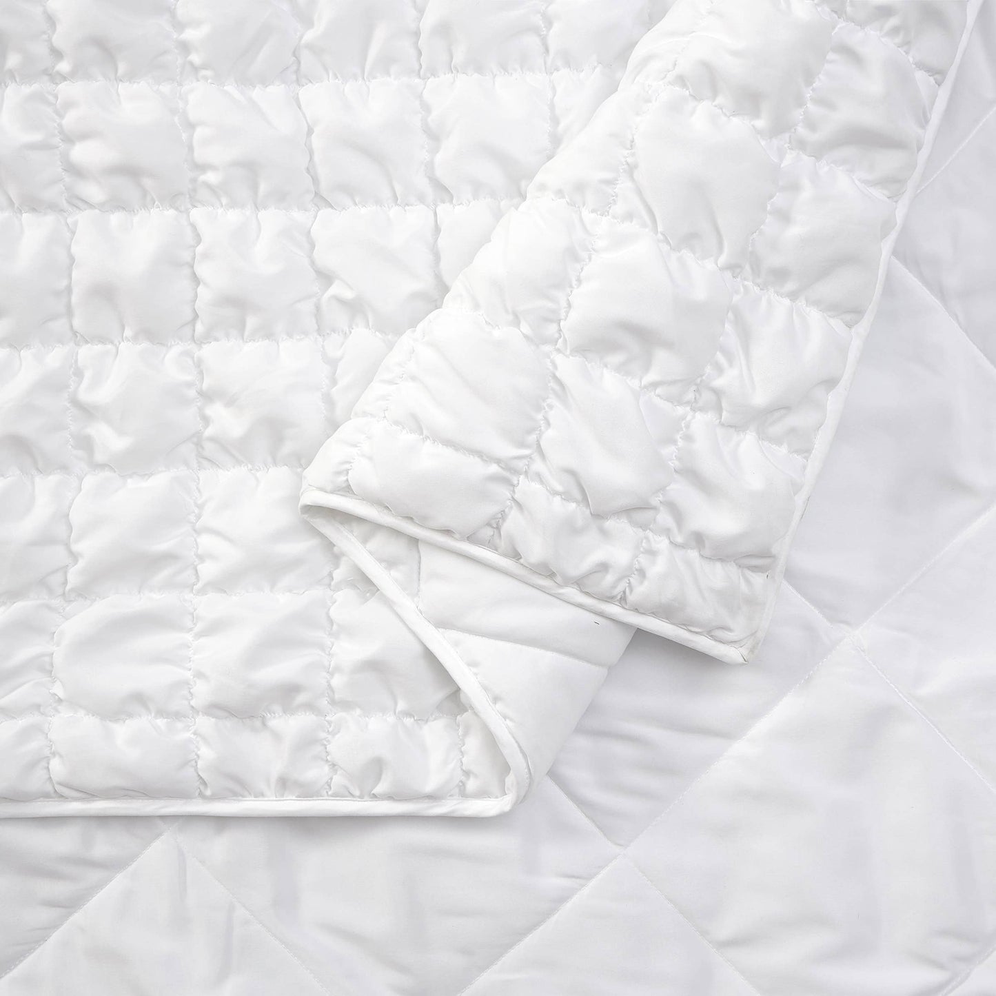 Dreamy Clouds Solid Quilt Set - White
