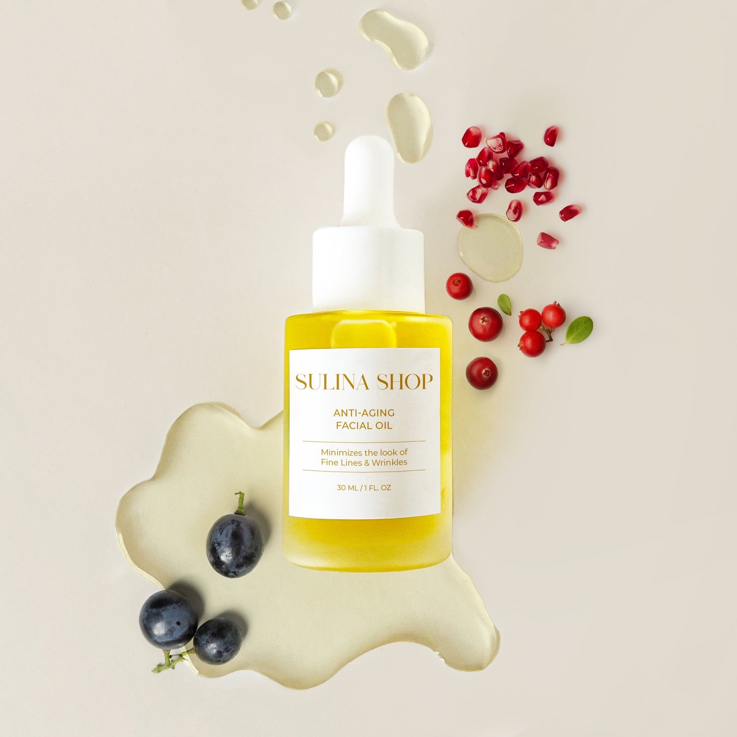 Golden anti-aging beauty oil with vegan and Ayurvedic qualities.