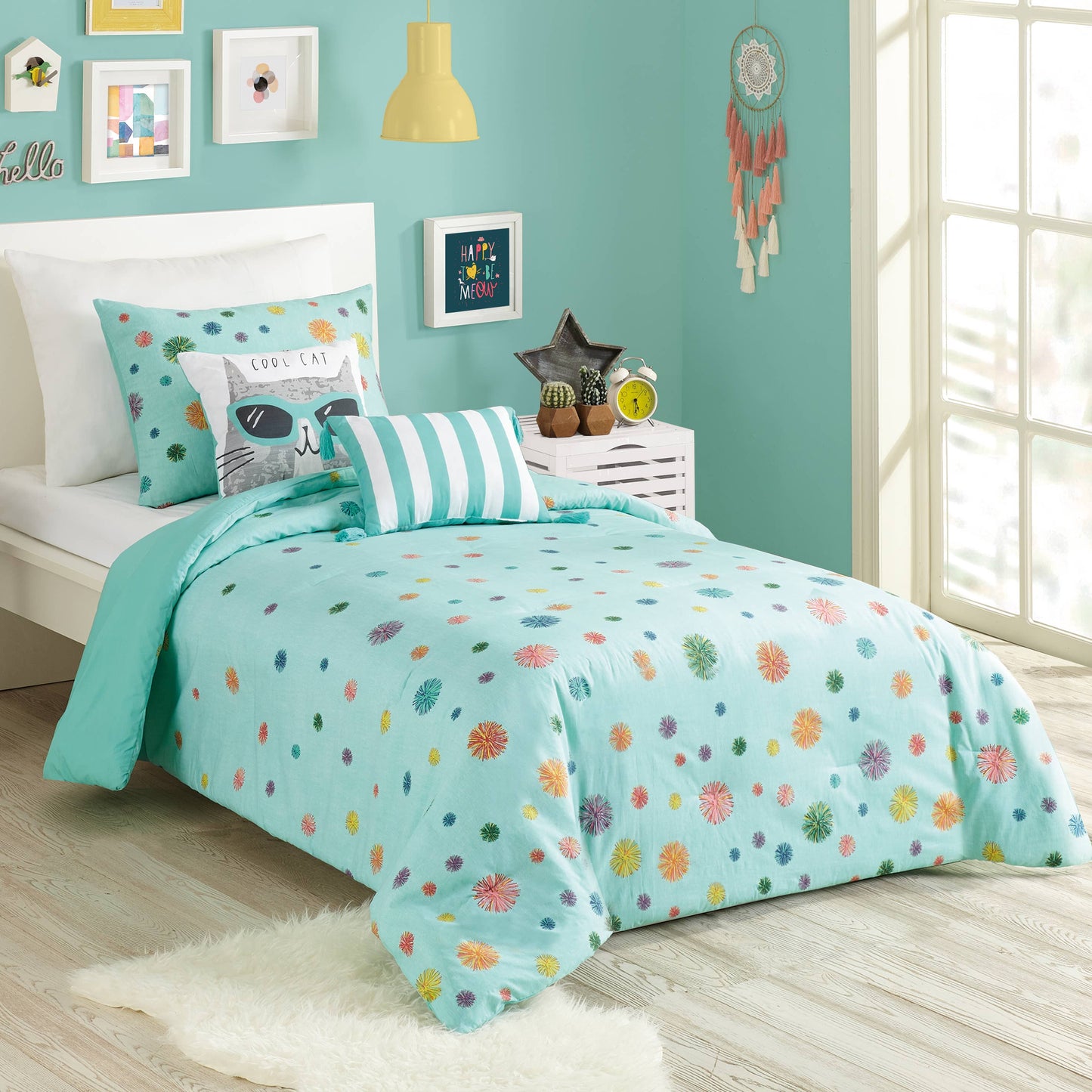 Raining Pom Pom Comforter Set