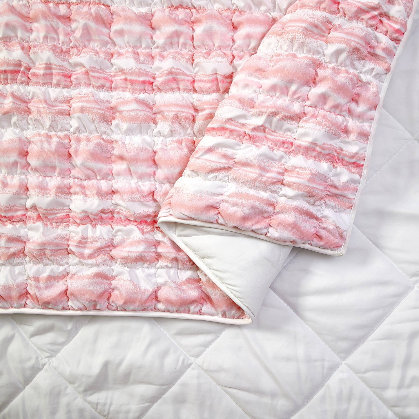 Dreamy Clouds Printed Quilt Set - Pink