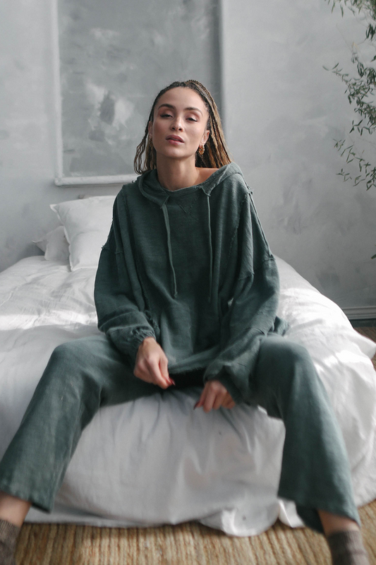 cotton relaxed fit hoodie with vintage look and ash gray fabric