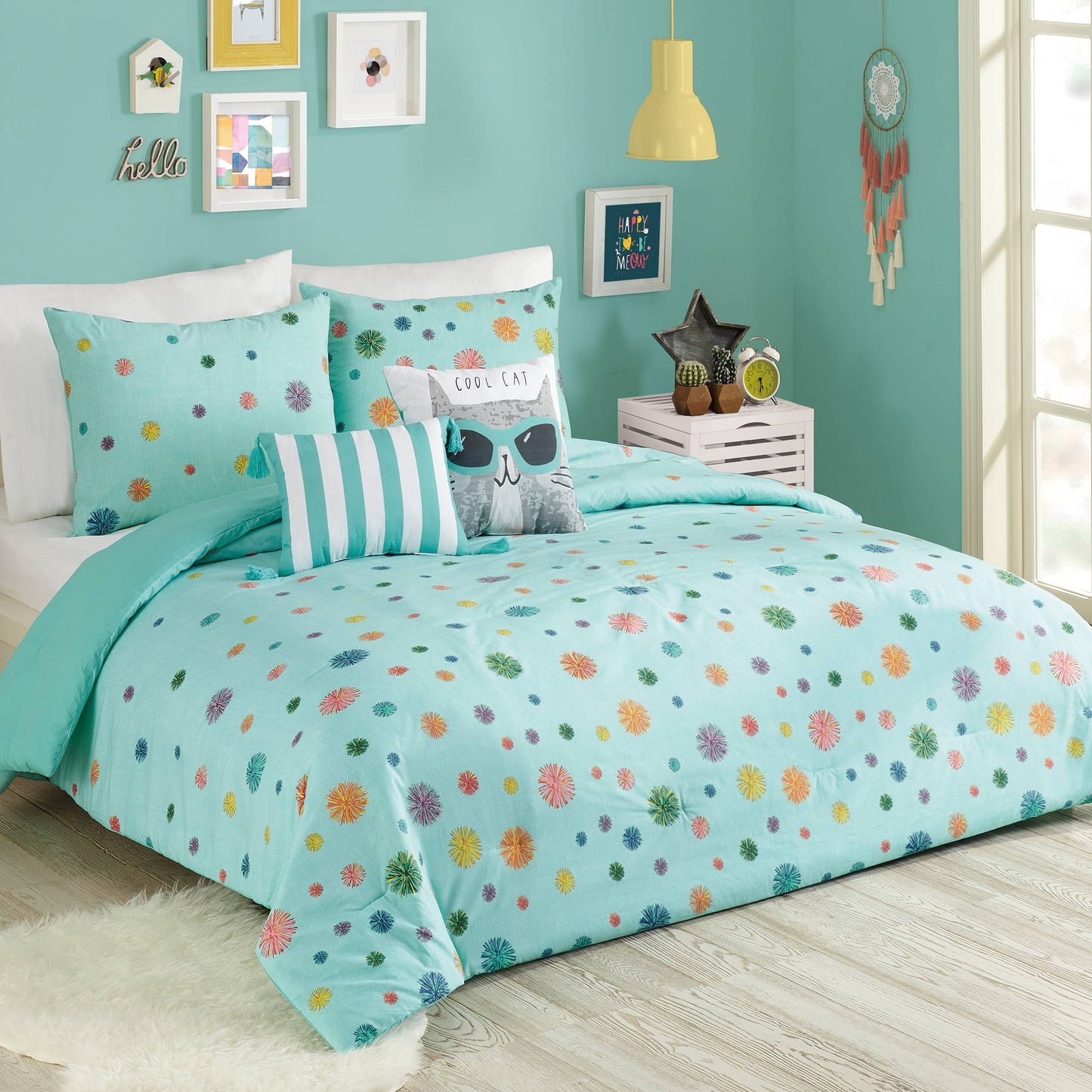 Raining Pom Pom Comforter Set