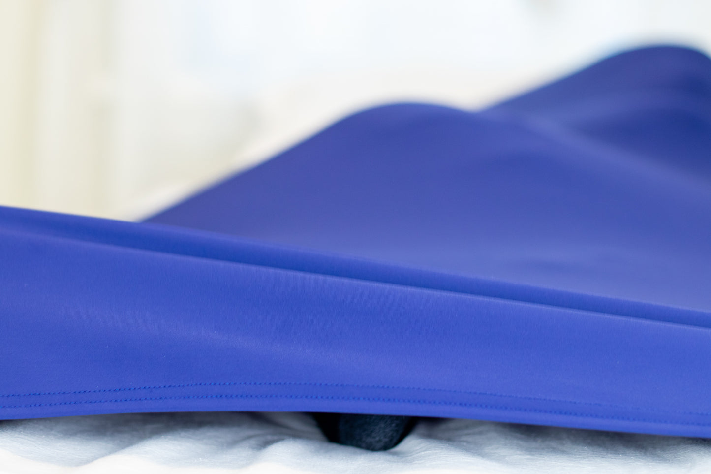 Blue compression bed sheet with DTP technology